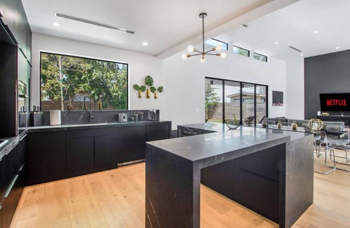 Buena Vista Villa | Modern Lux Villa, Private Pool, Billiards, Grill, Backyard, Design District