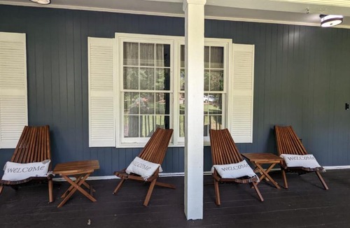 Marietta Apartment | Modern Luxe Family & Groups Friendly Bungalow with Patio & Workspace