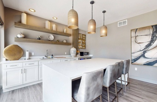 Gainesville Apartment | Modern luxury apartment w/private balcony, and shared pool