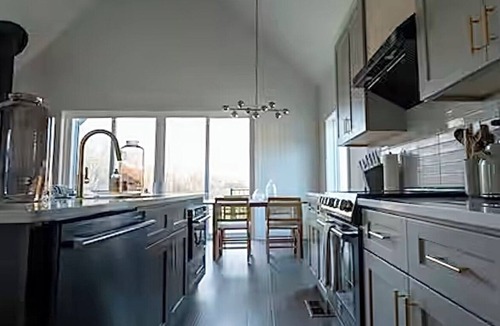 Cunningham Cabin | Modern Luxury Cabin, Fireplaces, Hot Tub Paducah