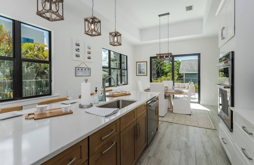 Isles of Capri House | Modern Luxury Coastal Retreat