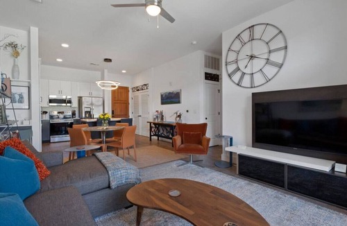 Downtown Asheville Condo | Modern Luxury in Downtown AVL - Free Parking - Condo 205
