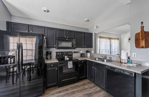 Ridgewood Lakes House | Modern Luxury~Pool~Games~Disney~No Rear Neighbors