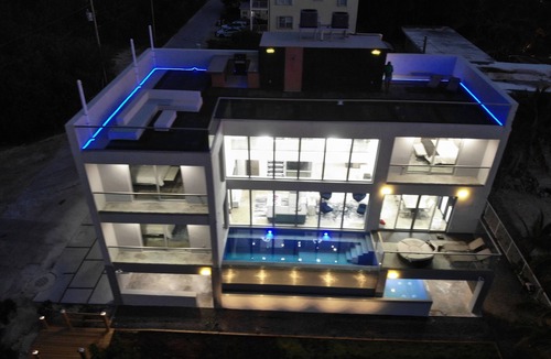 Marathon House | Modern Masterpiece in the heart of Marathon with stunning views of the Gulf