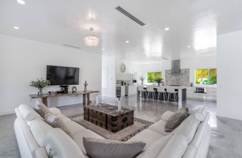 Princeton House | Modern Miami Gated Estate with Resort Style Amenities