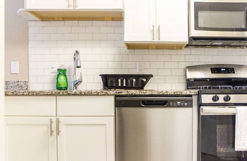 Piedmont Heights Apartment | Modern Midtown Condo - Self Check In - Free Parking - Free WiFi