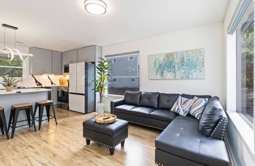 Midtown House | Modern Midtown Escape Near Piedmont Park