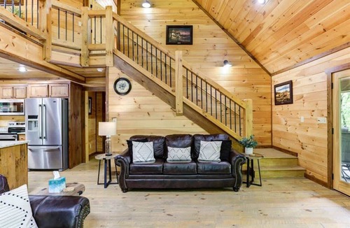 Foxfire Estates Cabin | Modern Mountain Cabin w/Games & Outdoor Living