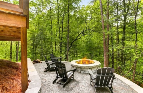 Foxfire Estates Cabin | Modern Mountain Cabin w/Games & Outdoor Living