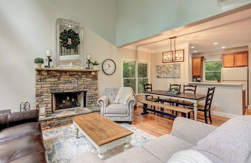 Big Canoe Cabin | Modern Mountain Retreat, Big Canoe, Views, Hot Tub, Game Room, Pet friendly