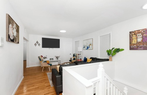 Constable Hook House | Modern NYC Duplex with Gym,GameRoom close toTimesSq,Statueof Liberty+FreeParking