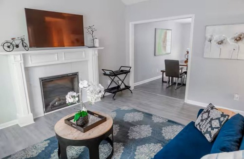 Fairburn House | Modern Oak w/6BD - 3BR Sleeps 12