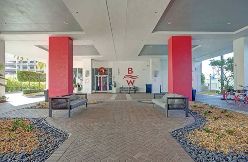 Hallandale Beach Apartment | Modern Ocean Canal View Condo Beach Service 2704