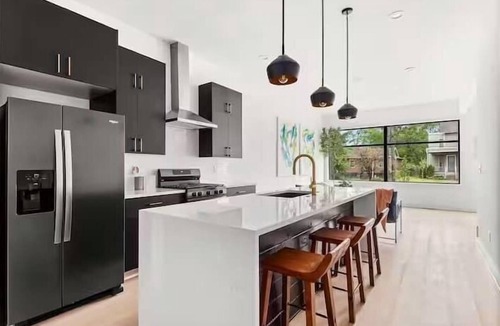 Hadley - Washington House | Modern Palette - Private Patio - Mins to Broadway