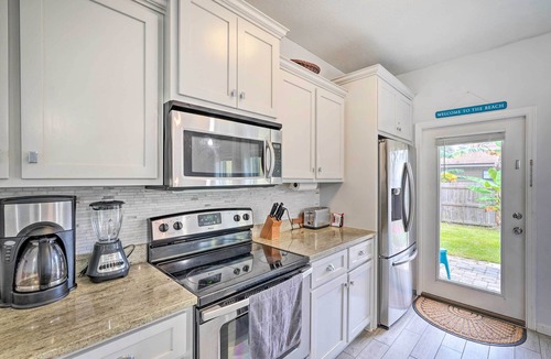 Thomas Drive House | Modern PCB Home w/Private Yard & Pool Access