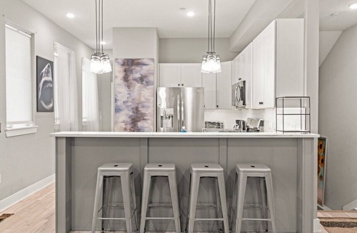 Southwest Center City Condo | Modern Philly Stay | Garage Parking Near Stadiums