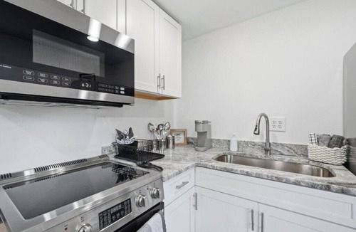 Pine Bluff House | Modern Pine Bluff Retreat - Near Hospital & Casino