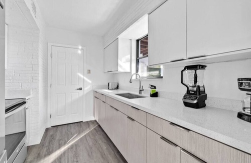 Driftwood House | Modern Pool Home - Great for Families.