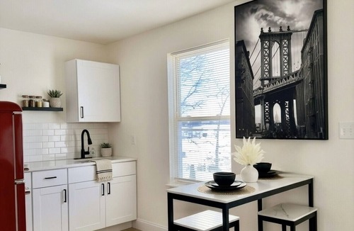 Wagontown Condo | Modern Private 2-Bedroom Escape w/Full Kitchen