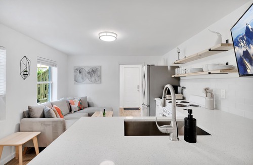 South Palm Park Neighborhood Association Condo | Modern, Quiet & Private Condo w/Fenced Yard