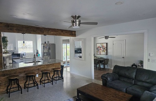 Coquina Key House | Modern Relaxing Retreat in St. Petersburg! Downtown Access & The Beach!