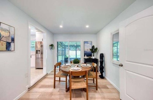 Coquina Key House | Modern Relaxing Retreat in St. Petersburg! Downtown Access & The Beach!