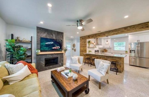 Coquina Key House | Modern Relaxing Retreat in St. Petersburg! Downtown Access & The Beach!