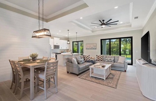 Broadmoor House | Modern Retreat 3BR/2BA w/Pool in Rotonda West