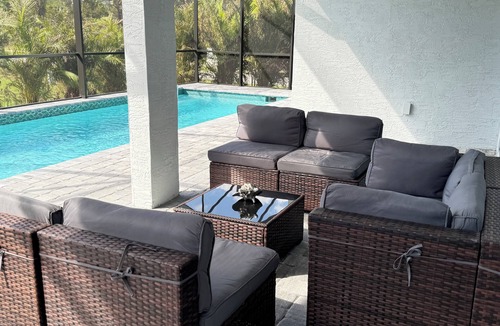 Broadmoor House | Modern Retreat 3BR/2BA w/Pool in Rotonda West