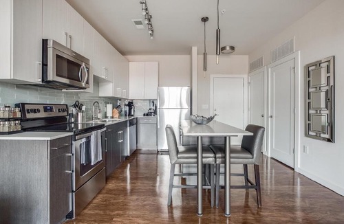 Inman Park Apartment | Modern Retreat
