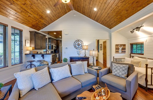 Tuckasegee Cabin | Modern-Rustic Glenville Cabin: Golf, Hike + Unwind