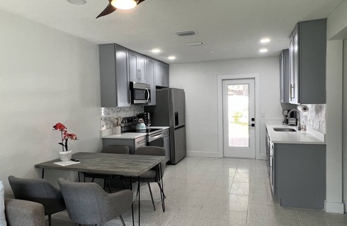 Ballast Point Condo | Modern South Tampa 1/2 Duplex with Private Yard