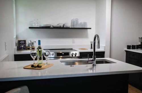 The Old Commons Apartment | Modern, Spacious Apartment in Downtown Beaufort!