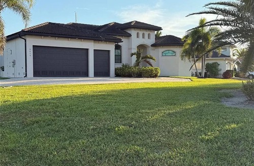 Punta Gorda House | Modern Spacious Punta Gorda Isles Waterfront Home - 3 Bedrooms + Office