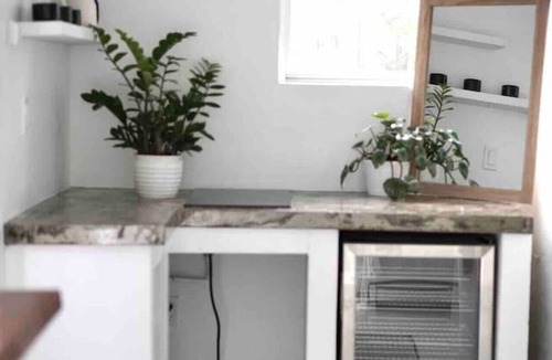 Whitfield Villa | Modern Studio Near SRQ Airport