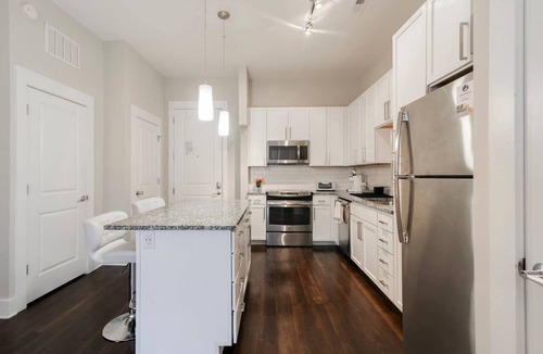 Charlotte Apartment | Modern & Stylish 1BR ◈ Great Location ◈ Walkable