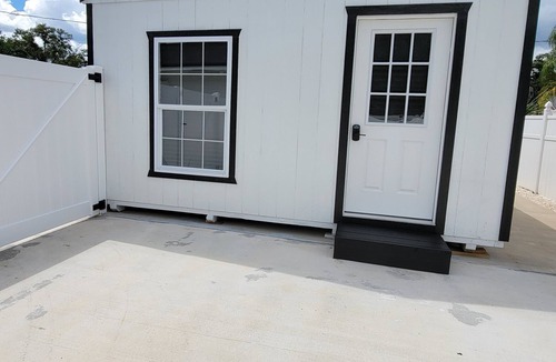 Brandon Apartment | Modern & Stylish studio with private entry and parking.