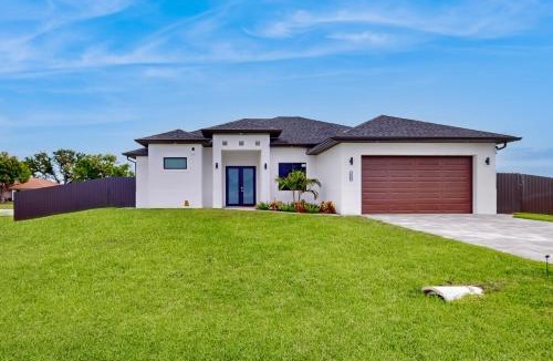 Diplomat House | Modern Tropix