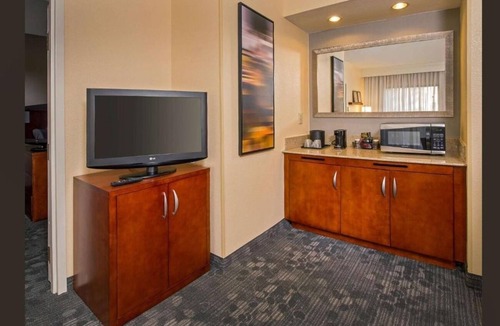 University Place Hotel | Modern Unit w/Balcony, Near PNC Pavilion | Pool Access & Pet-Friendly