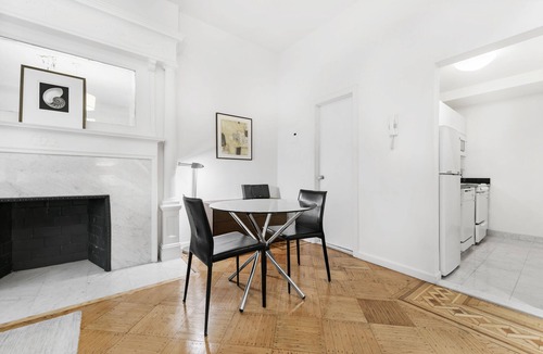 Upper West Side Apartment | Modern Upper West Side Studio near Central Park