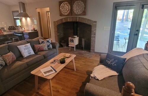 Ellijay Cottage | Modern Vibe Cottage- Long Term Rentals only.