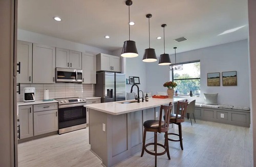 Rotonda Heights House | Modern villa near the beach with lanai, outdoor kitchen and fully equipped!