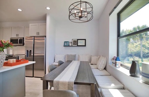 Rotonda Heights House | Modern villa near the beach with lanai, outdoor kitchen and fully equipped!