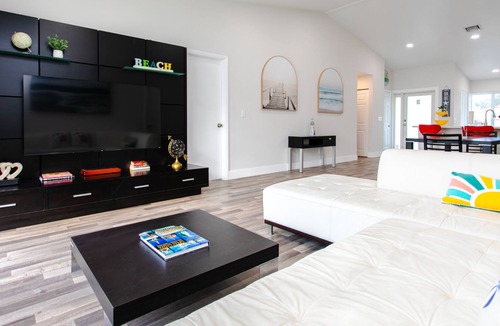 Dania Beach House | Modern Villa w/ Heated Pool by the Beach