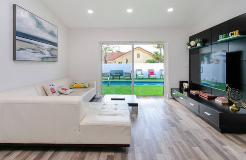 Dania Beach House | Modern Villa w/ Heated Pool by the Beach
