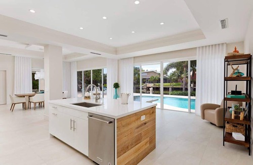 Lighthouse Point Villa | Modern Waterfront Home w/Heated Pool, Avocado Tree