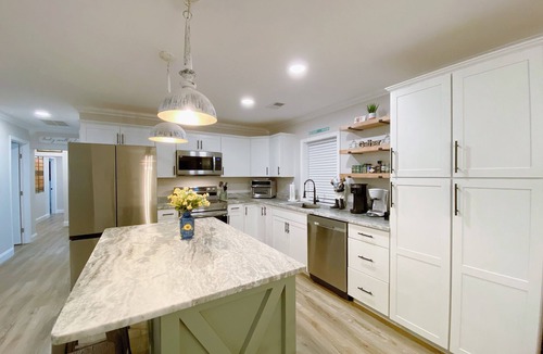Hartwell House | monthly 40% discount, hartwell lake side home & pet