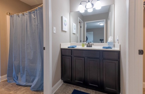 Kingston House | Monthly Pet Friendly 4 Bedroom Family Home