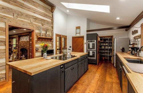 Sandy Springs Cabin | Monthly Stays| Fully Resorted Historic Luxury Cabin| Fireplace