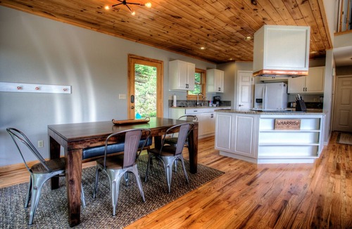 Montreat House | MonTreat Yourself | Luxurious Mountain Escape with Hot Tub and Game Room